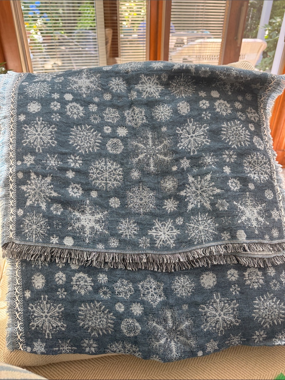 J Jill Blue Snowflake women’s lightweight scarf
